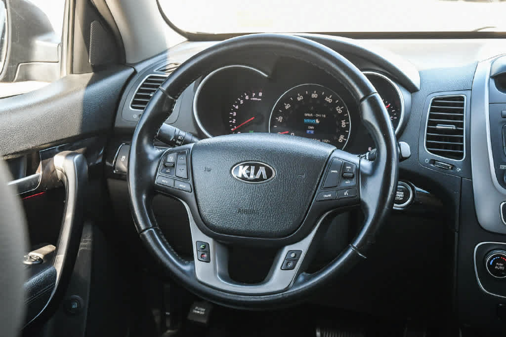 Used 2014 Kia Sorento LX w/ Premium Package FWD image 12