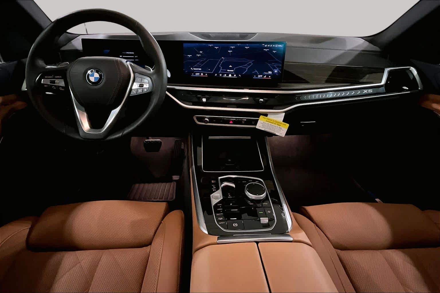 Used 2025 BMW X5 xDrive50e w/ Parking Assistance Package AWD/4WD image 15