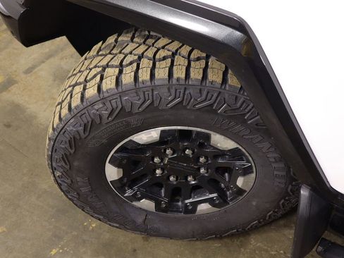 Used 2022 GMC Hummer EV Edition 1 w/ LPO, Illumination Package image 44