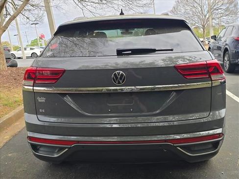 Used 2021 Volkswagen Atlas Cross Sport SE image 4