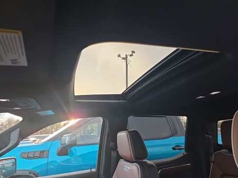 Used 2023 GMC Sierra 1500 Denali Ultimate image 3