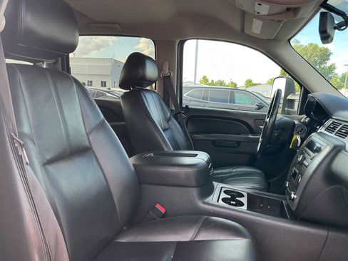 Used 2014 Chevrolet Silverado 2500 LTZ w/ LTZ Plus Package AWD/4WD image 26
