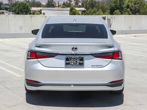 Used 2020 Lexus ES 300h w/ Premium Package FWD image 5