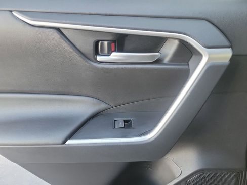 Used 2023 Toyota RAV4 XLE image 8