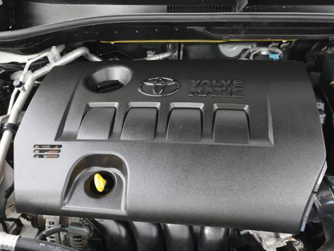 Used 2020 Toyota C-HR XLE FWD image 19