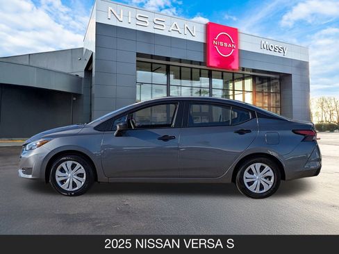 Used 2025 Nissan Versa S image 6