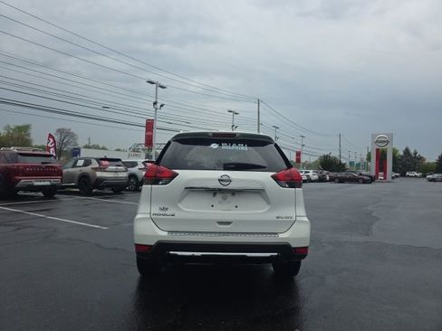 Certified 2017 Nissan Rogue SV AWD/4WD image 6