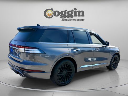 Used 2021 Lincoln Aviator Reserve w/ Equipment Group 208A image 6