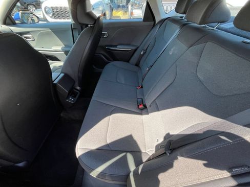 Used 2025 Kia K4 FWD image 27