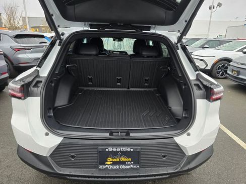 New 2026 Chevrolet Equinox EV LT image 14