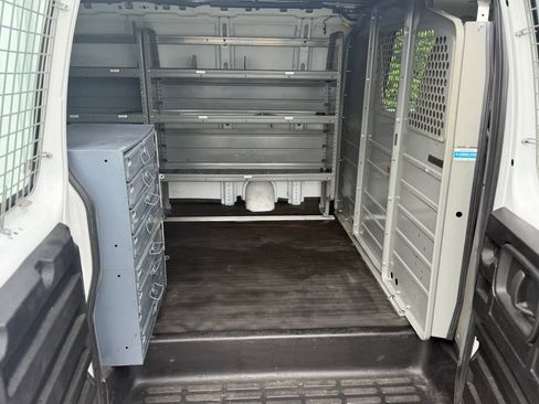Used 2019 GMC Savana 2500 w/ Driver Convenience Package image 9