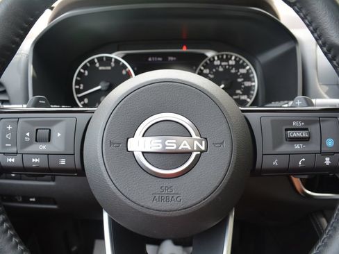 Used 2023 Nissan Rogue SL AWD/4WD image 13