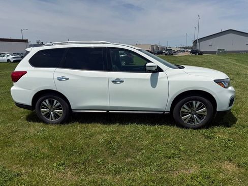 Used 2020 Nissan Pathfinder SL FWD image 4
