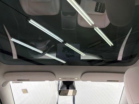 Used 2023 Tesla Model Y Long Range image 21