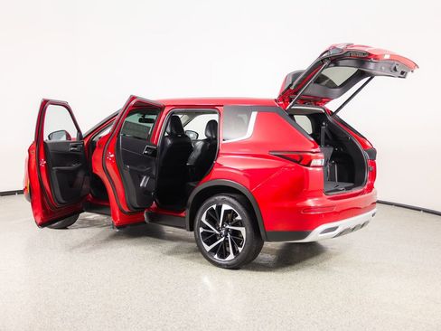 Used 2022 Mitsubishi Outlander SE image 14