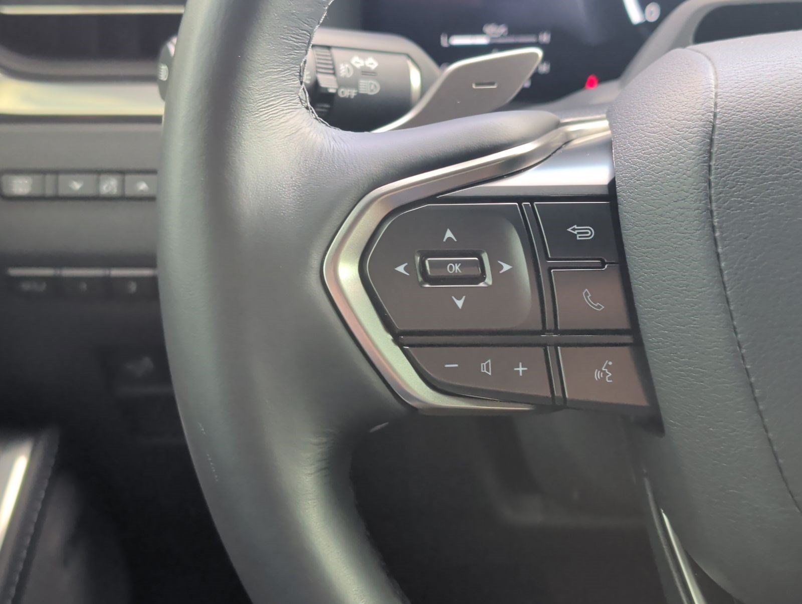 Used 2024 Lexus GX 550 w/ Accessory Package (Z1) AWD/4WD image 14