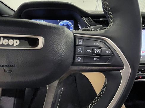 Used 2023 Jeep Grand Cherokee Limited image 36