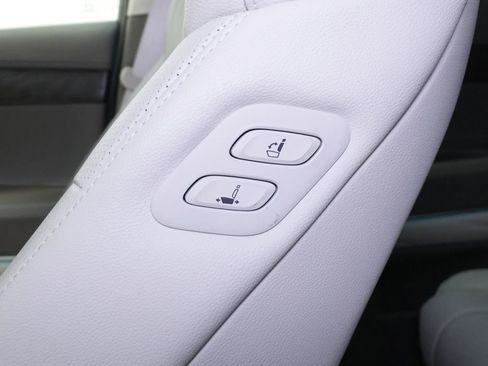 Used 2022 Genesis GV80 2.5T w/ Advanced Package 02 image 21