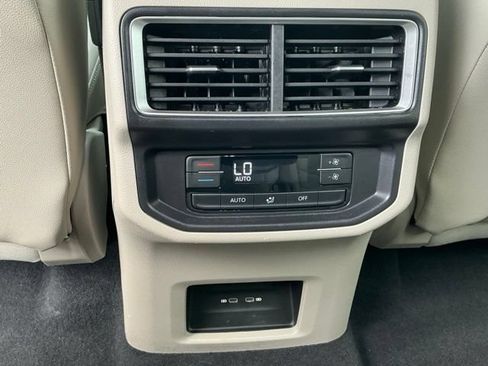 Certified 2026 Volkswagen Atlas SE FWD image 17