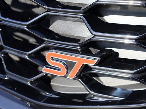 Used 2025 Ford Explorer ST w/ Sun And Sound Package image 24