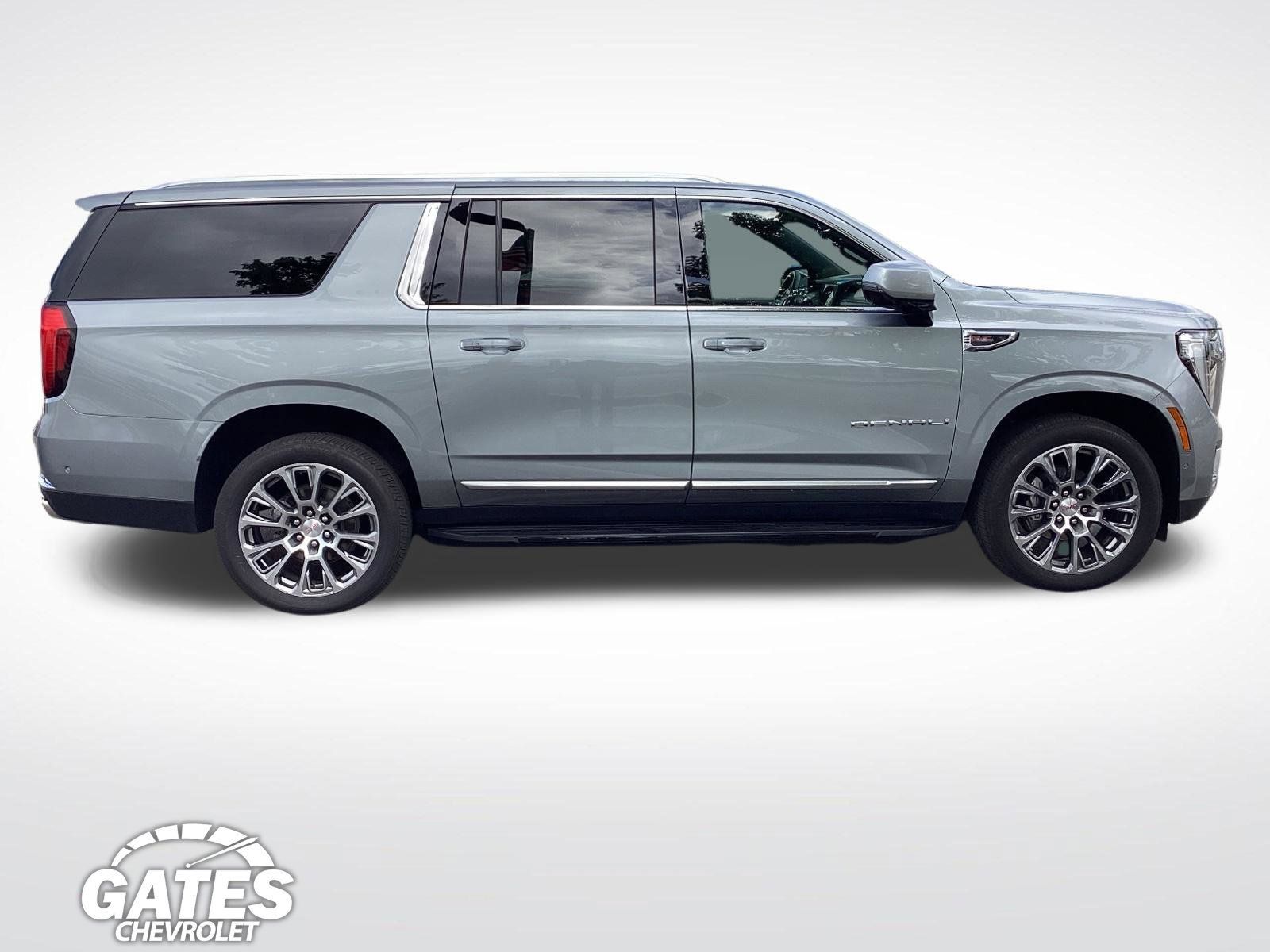 Used 2025 GMC Yukon XL Denali AWD/4WD image 9