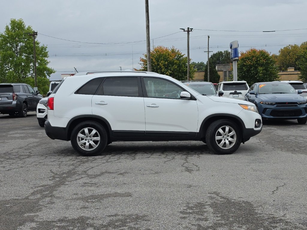 Used 2013 Kia Sorento LX w/ Convenience Pkg FWD image 8