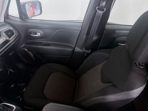 Used 2023 Jeep Renegade Latitude image 22