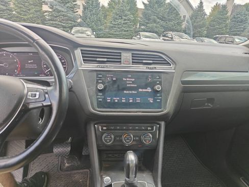 Used 2019 Volkswagen Tiguan SEL Premium AWD/4WD image 11