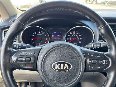Used 2018 Kia Sedona LX w/ LX Essentials Premium Package FWD image 21