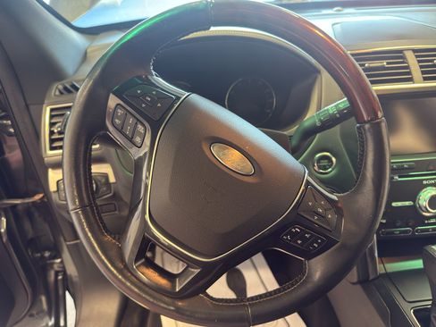 Used 2016 Ford Explorer Platinum AWD/4WD image 18