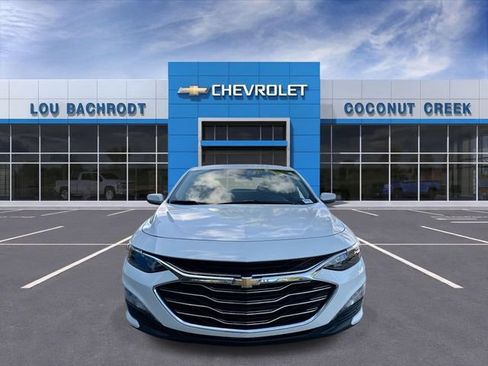 Used 2025 Chevrolet Malibu LT FWD image 3