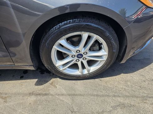 Used 2018 Ford Fusion SE FWD image 14