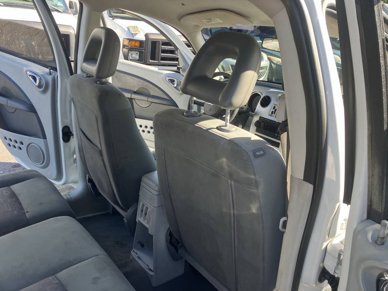 Used 2009 Chrysler PT Cruiser FWD image 24