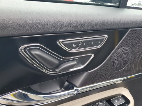 New 2026 Lincoln Corsair Premiere image 9