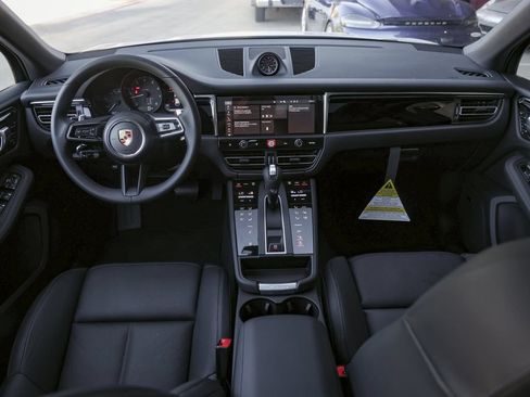 New 2025 Porsche Macan AWD/4WD image 34