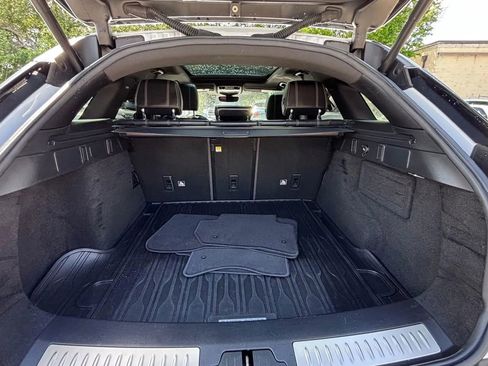 Used 2020 Land Rover Range Rover Velar S AWD/4WD image 19