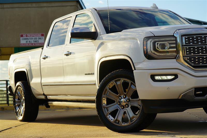 Used 2016 GMC Sierra 1500 Denali w/ Denali Ultimate Package AWD/4WD image 12