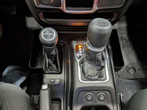 Used 2023 Jeep Wrangler Sport AWD/4WD image 5