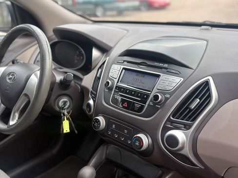 Used 2010 Hyundai Tucson GLS FWD image 17