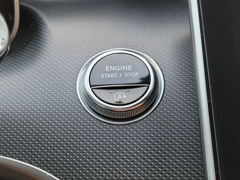 Used 2024 Mercedes-Benz C 300 Sedan image 25