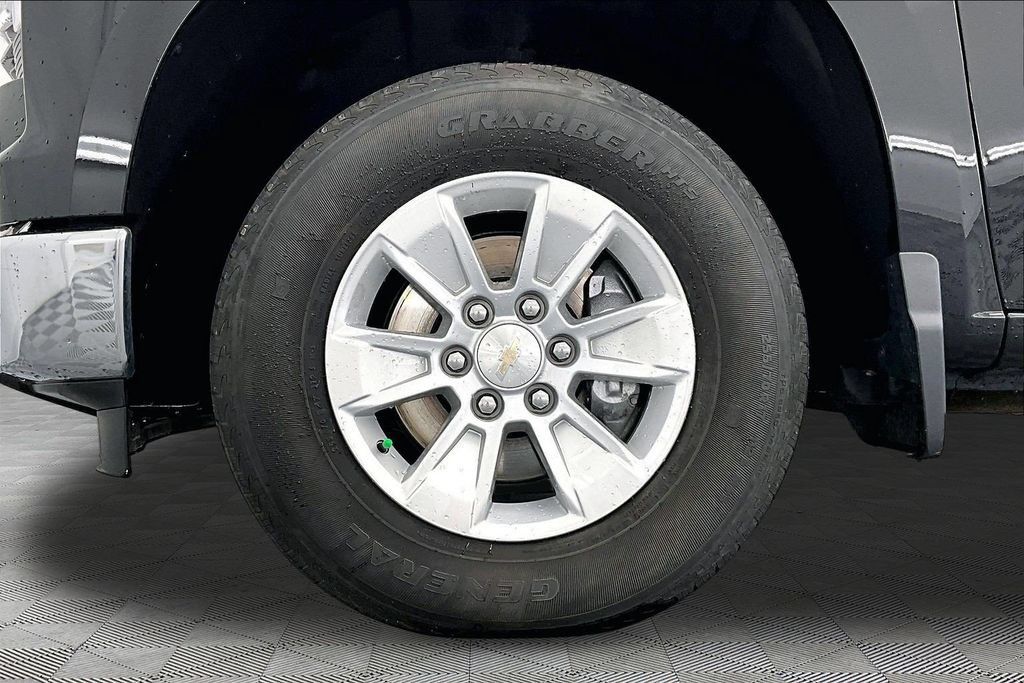 Used 2023 Chevrolet Silverado 1500 LT w/ Protection Package AWD/4WD image 9