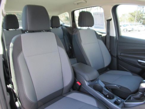 Used 2017 Ford C-MAX SE image 9