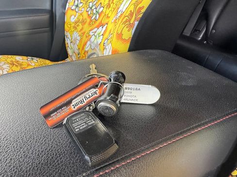 Used 2019 Toyota 4Runner TRD Off-Road Premium AWD/4WD image 3