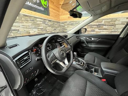 Used 2018 Nissan Rogue SV w/ Premium Package AWD/4WD image 12
