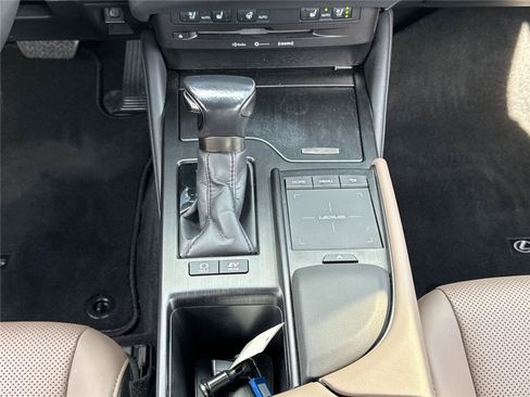 Used 2022 Lexus ES 300h w/ Premium Package FWD image 5