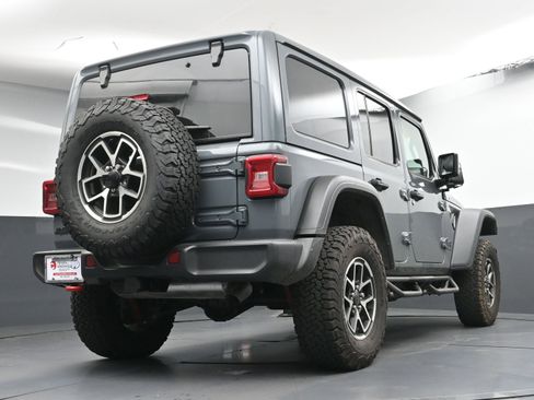Used 2025 Jeep Wrangler Unlimited Rubicon w/ Convenience Group image 26