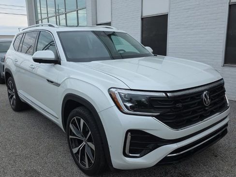 Used 2024 Volkswagen Atlas SEL Premium R-Line AWD/4WD image 2