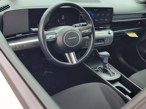 Certified 2024 Hyundai Kona SEL FWD image 5