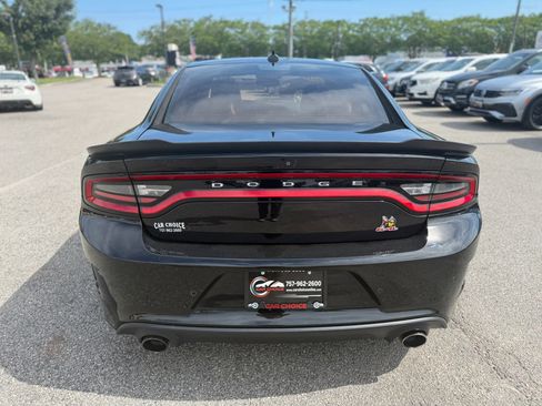 Used 2016 Dodge Charger R/T Scat Pack w/ Beats Audio Group RWD image 9
