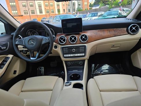 Used 2020 Mercedes-Benz GLA 250 4MATIC image 17
